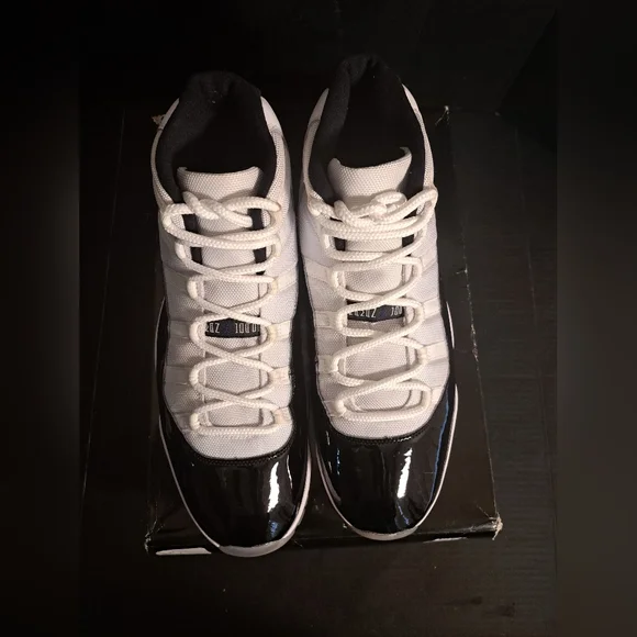 Jordan 11 Retro High Concord Men's Sneakers Size 13.